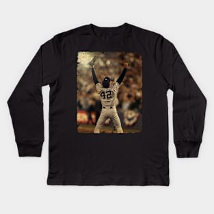 Mariano Rivera in New York Yankees Kids Long Sleeve T-Shirt